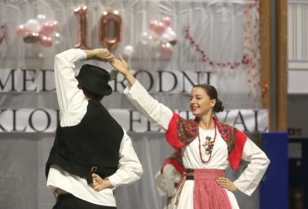 10 MEDNARODNI FOLKLORNI FESTIVAL KD RAKEK 23 FOTO LJUBO VUKELIČ